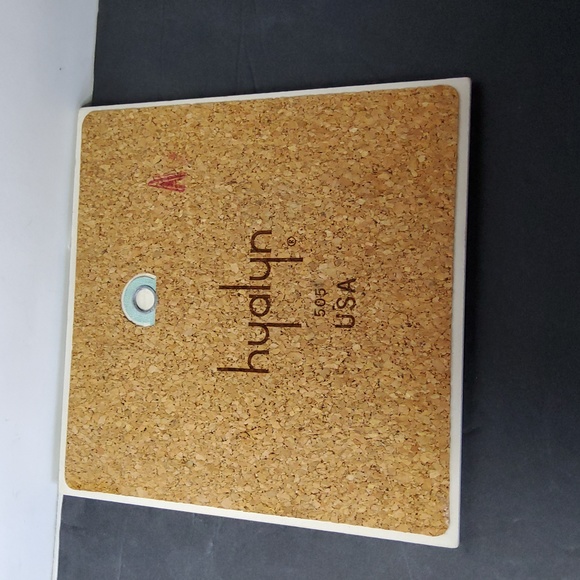 Bundle of two, VTG Hyalyn Tiles/Thivets. - Picture 5 of 8